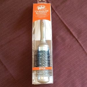 Wet Brush Pro: 2.5" Tourmaline Blow-Out Brush